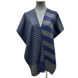 Women poncho in short sleeve